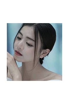 不可碰触的她